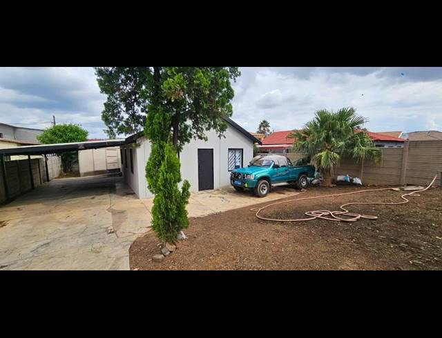 2 BEDROOM HOUSE FOR SALE IN LOTUS GARDENS